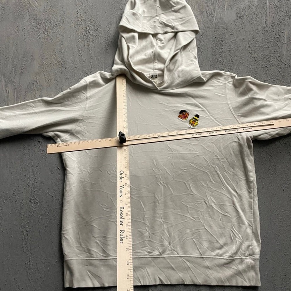 Kaws Sesame Street Hoodie Mens XL White Uniqlo UT - Picture 6 of 9